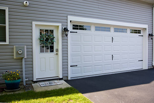 24/7 Emergency Garage Door Panel Replacement experts in Paincourtville, LA
